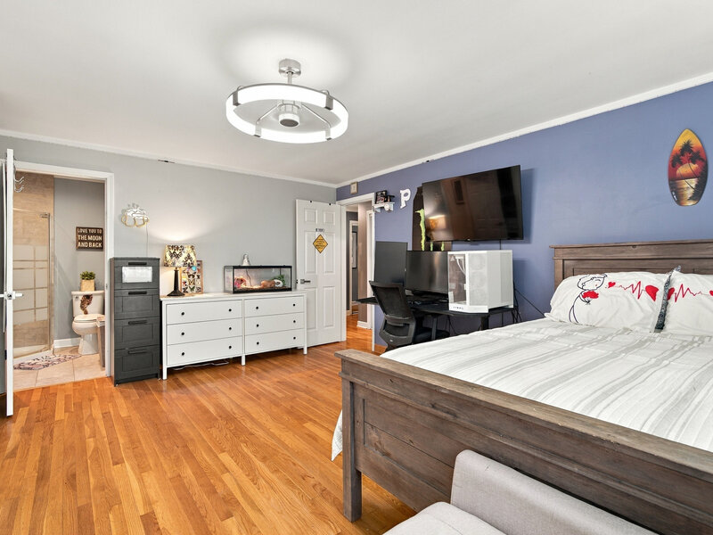 704 Dempster Street Mount Prospect IL 60056