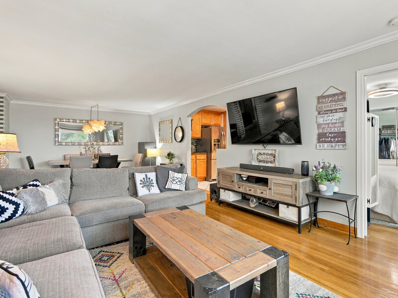 704 Dempster Street Mount Prospect IL 60056