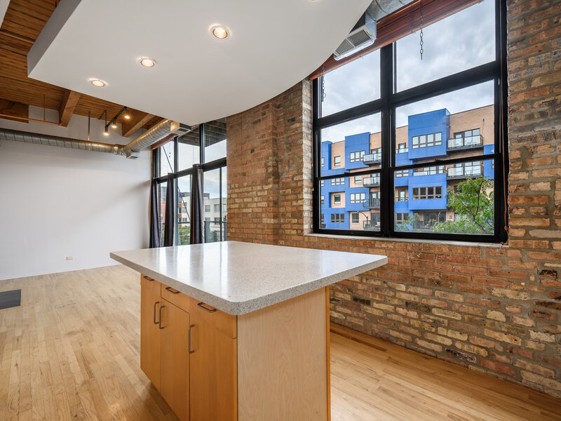 1751 N Western Avenue Chicago IL 60647