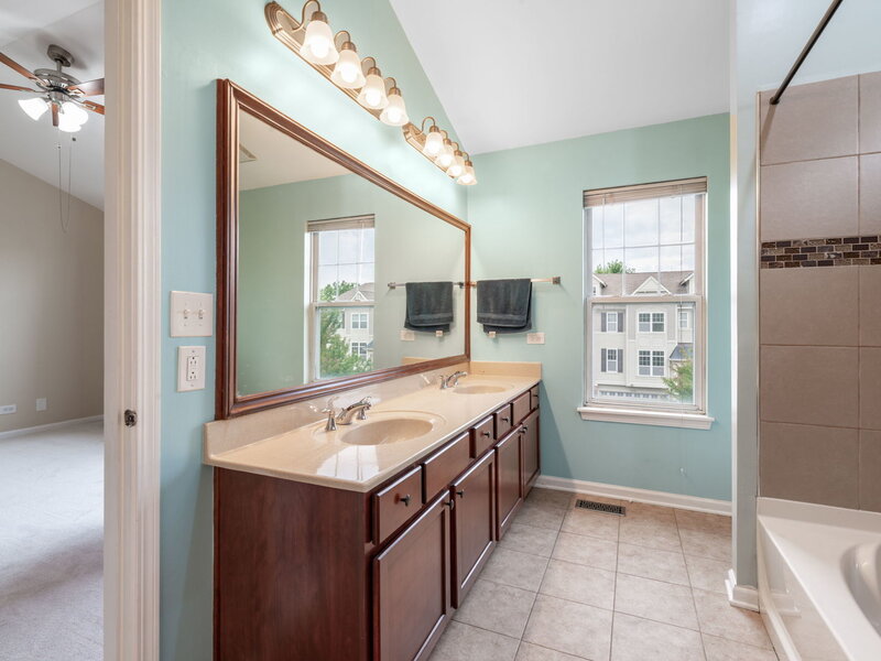 3443 Bradbury Circle Aurora IL 60504