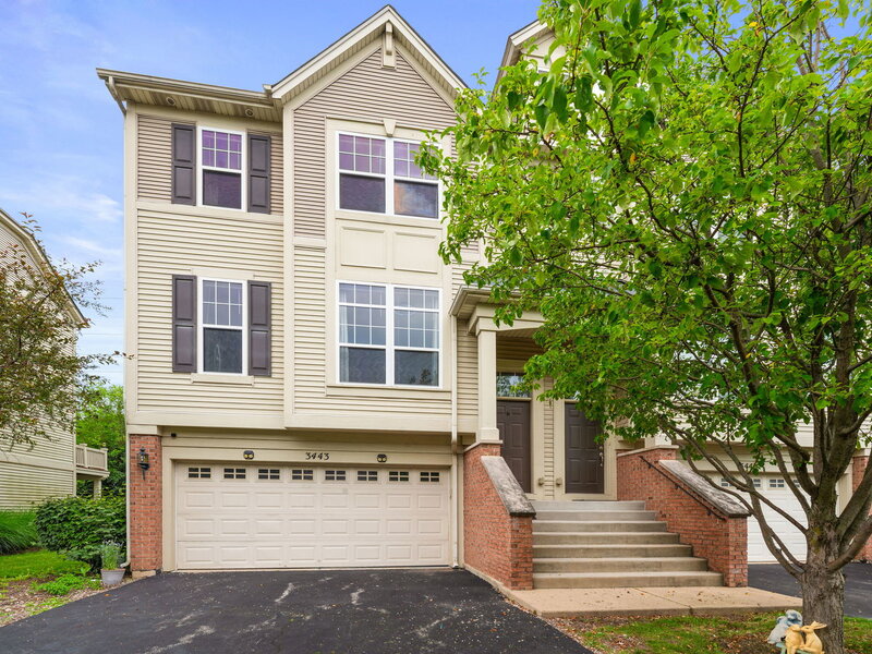 3443 Bradbury Circle Aurora IL 60504