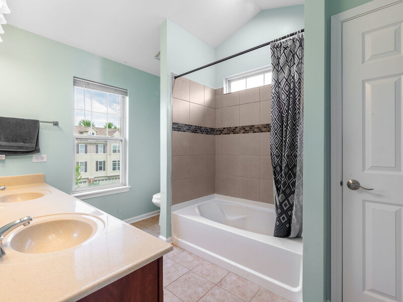 3443 Bradbury Circle Aurora IL 60504