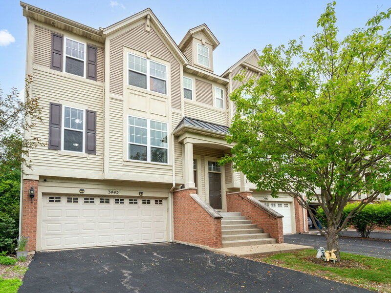 3443 Bradbury Circle Aurora IL 60504