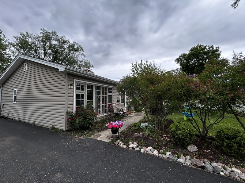 324 N Emerald Avenue Mundelein IL 60060