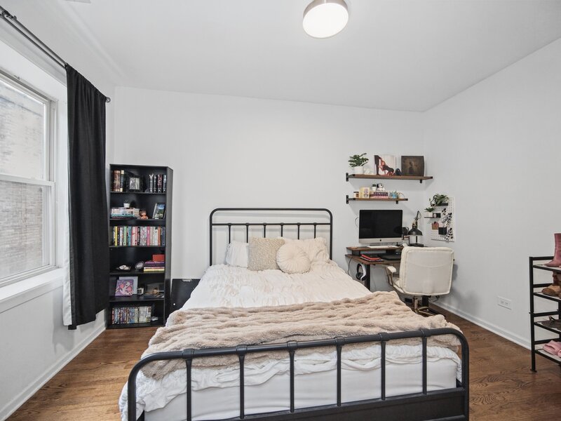 1641 W Farwell Avenue Chicago IL 60626