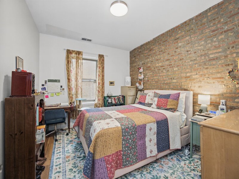 1641 W Farwell Avenue Chicago IL 60626
