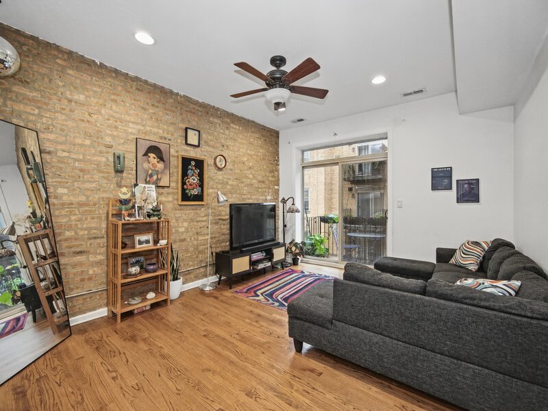1641 W Farwell Avenue Chicago IL 60626