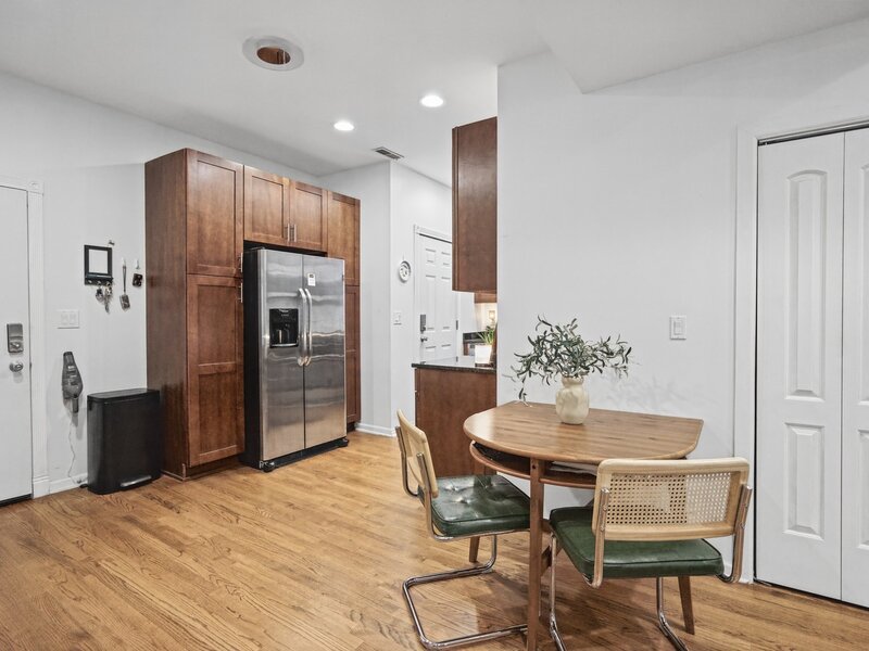 1641 W Farwell Avenue Chicago IL 60626