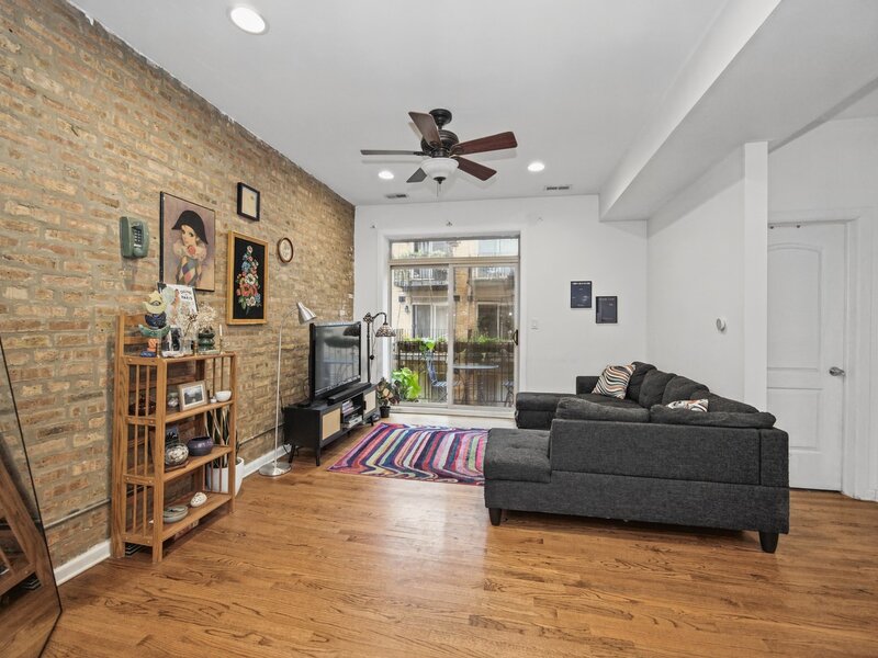 1641 W Farwell Avenue Chicago IL 60626