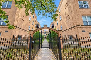 Photo of 1641 W Farwell Avenue Chicago IL 60626 Unit 2N