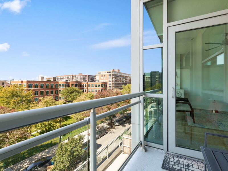 225 S Sangamon Street Chicago IL 60607
