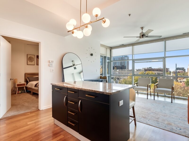 225 S Sangamon Street Chicago IL 60607