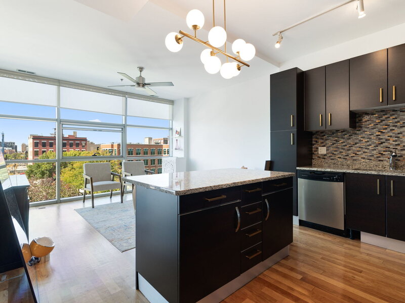 225 S Sangamon Street Chicago IL 60607