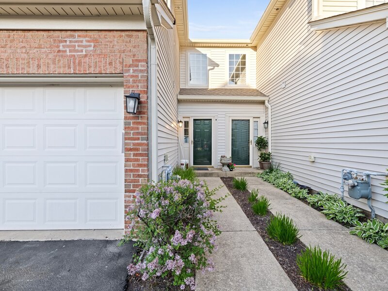 2247 Stoughton Drive Aurora IL 60502