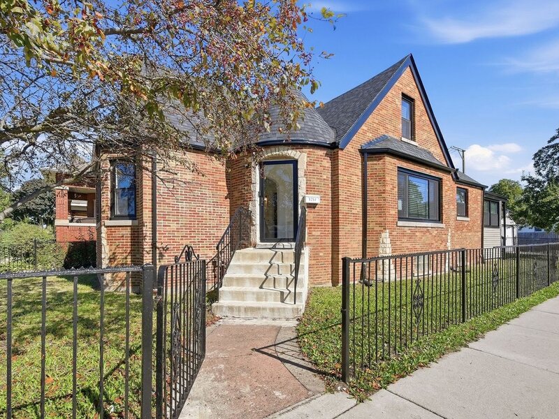 8257 S Blackstone Avenue Chicago IL 60619