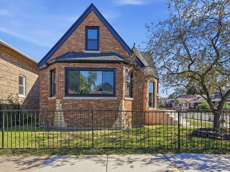 8257 S Blackstone Avenue Chicago IL 60619