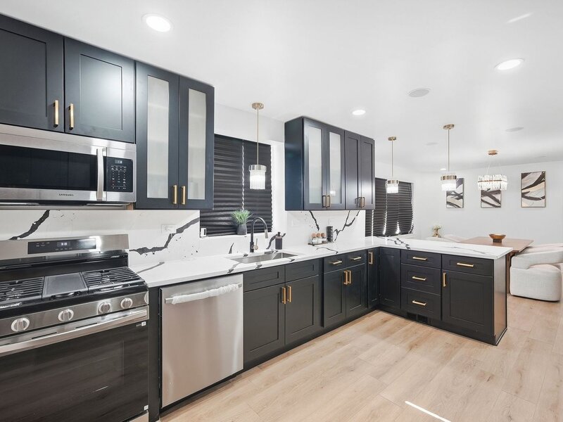 8257 S Blackstone Avenue Chicago IL 60619