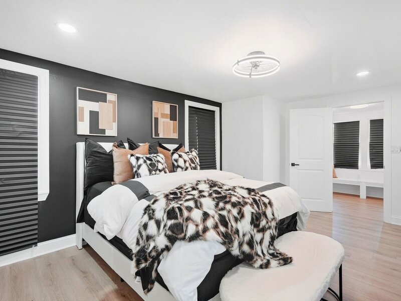 8257 S Blackstone Avenue Chicago IL 60619