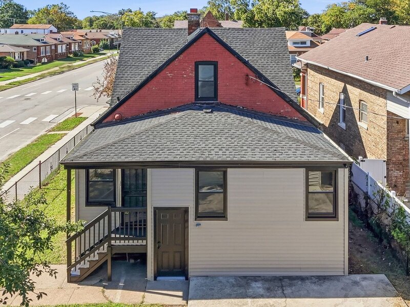 8257 S Blackstone Avenue Chicago IL 60619