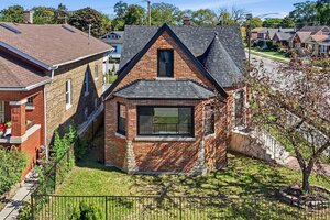 Photo of 8257 S Blackstone Avenue Chicago IL 60619