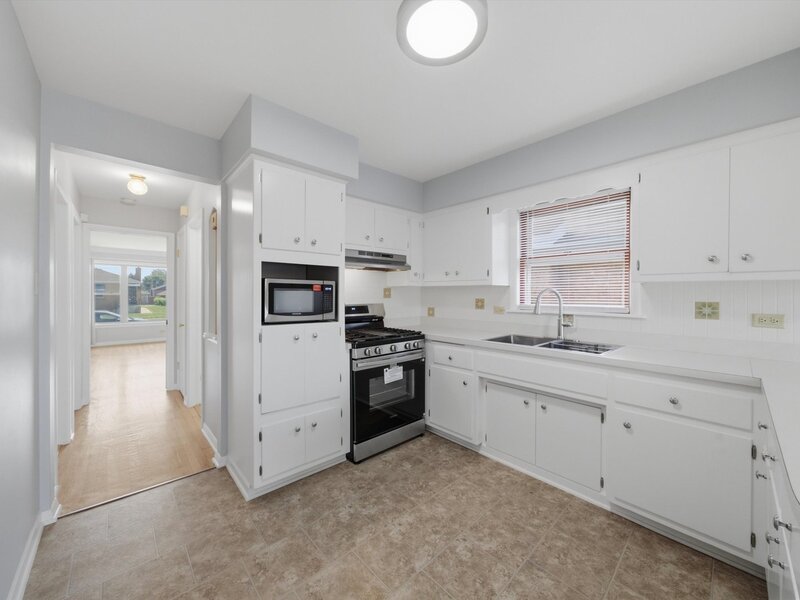 12718 S Justine Street Calumet Park IL 60827