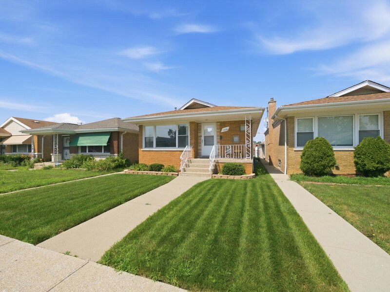 12718 S Justine Street Calumet Park IL 60827