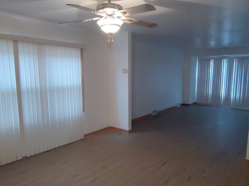 8940 S Bennett Avenue Chicago IL 60617