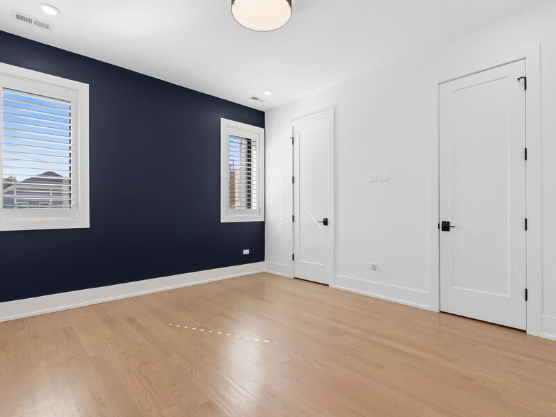 2759 W Lawrence Avenue Chicago IL 60625