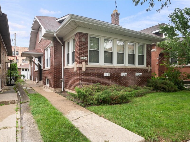 6520 N Fairfield Avenue Chicago IL 60645