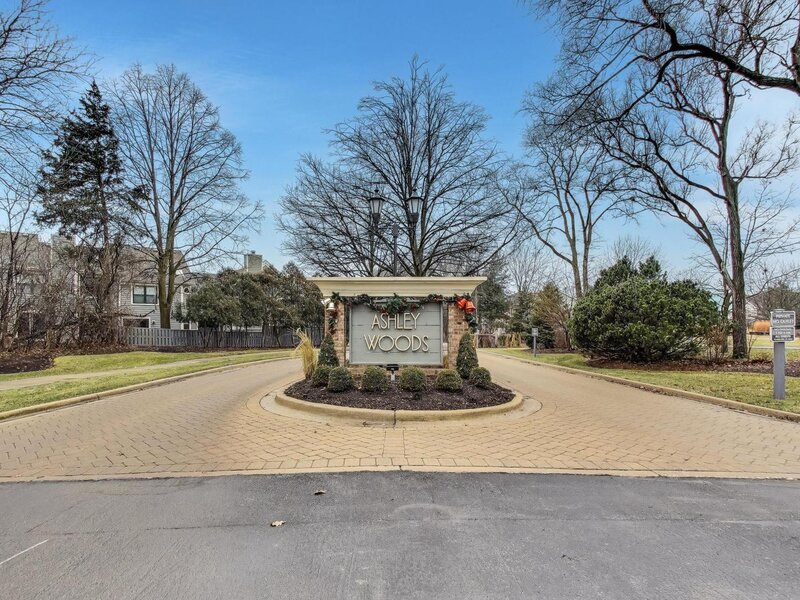 2601 Burton Drive Westchester IL 60154
