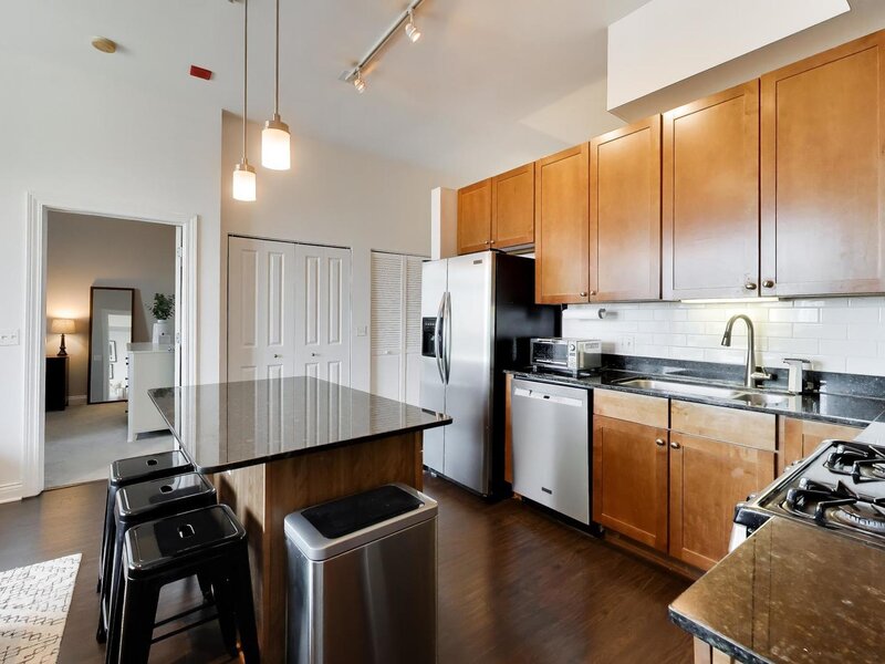 230 W Division Street Chicago IL 60610