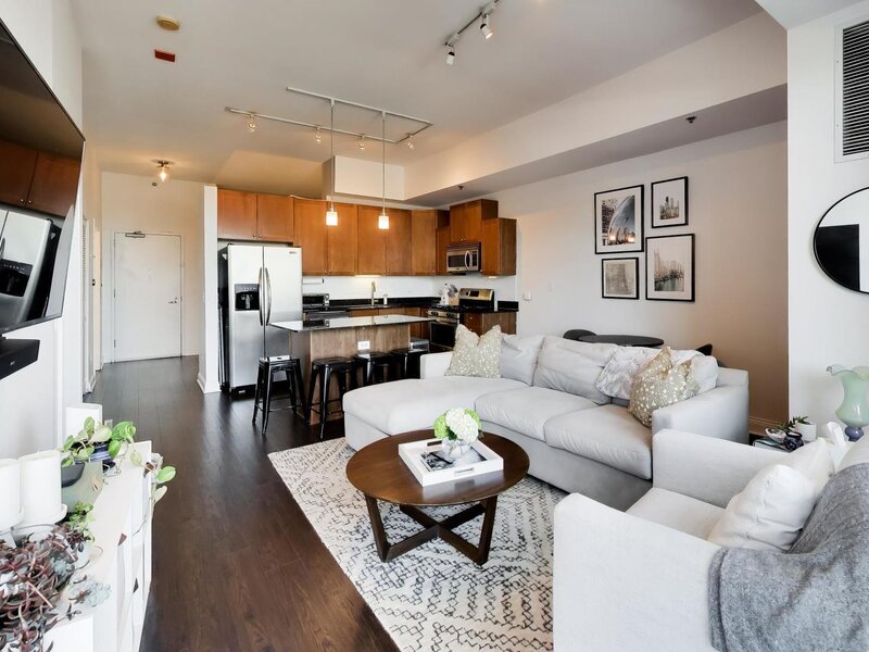 230 W Division Street Chicago IL 60610