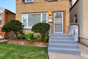 Photo of 7803 S Champlain Avenue Chicago IL 60619