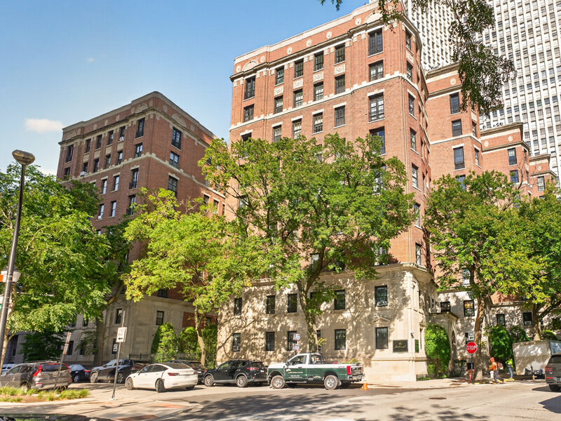 400 W Deming Place Chicago IL 60614