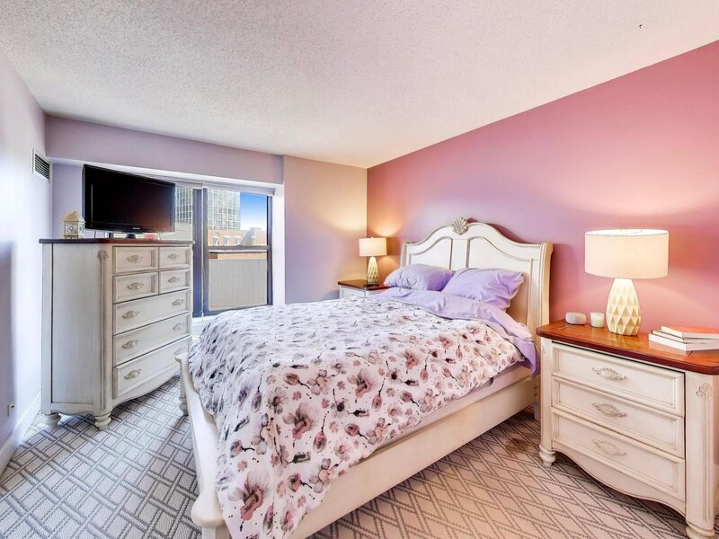 350 W Belden Avenue Chicago IL 60614