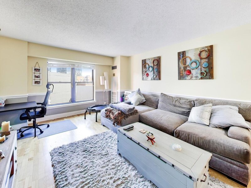 350 W Belden Avenue Chicago IL 60614