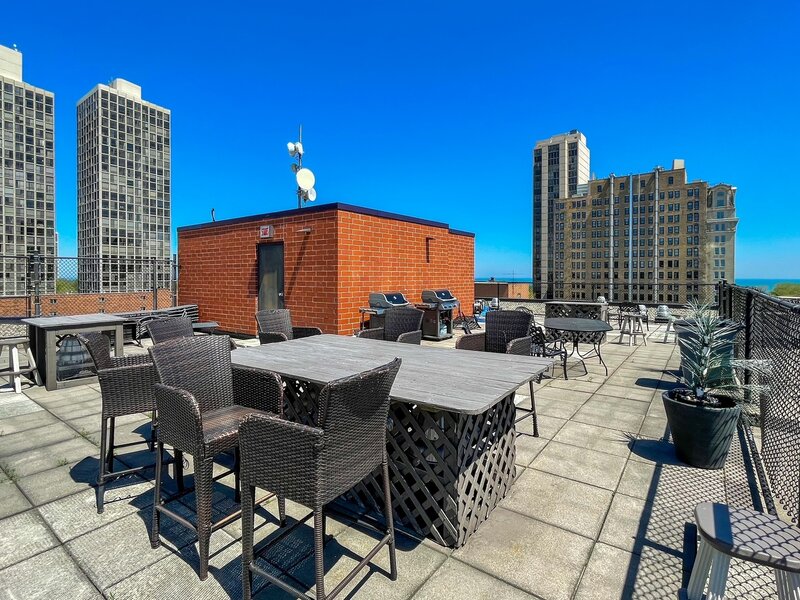 350 W Belden Avenue Chicago IL 60614