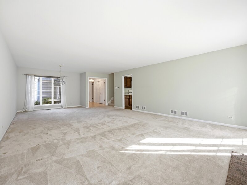 1393 Shire Circle Inverness IL 60067