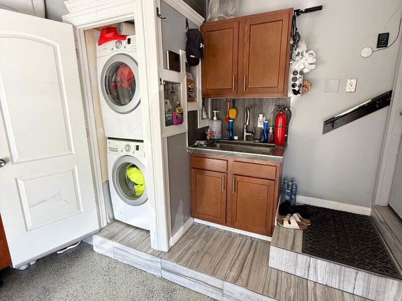 2002 Kennedy Drive Mchenry IL 60050