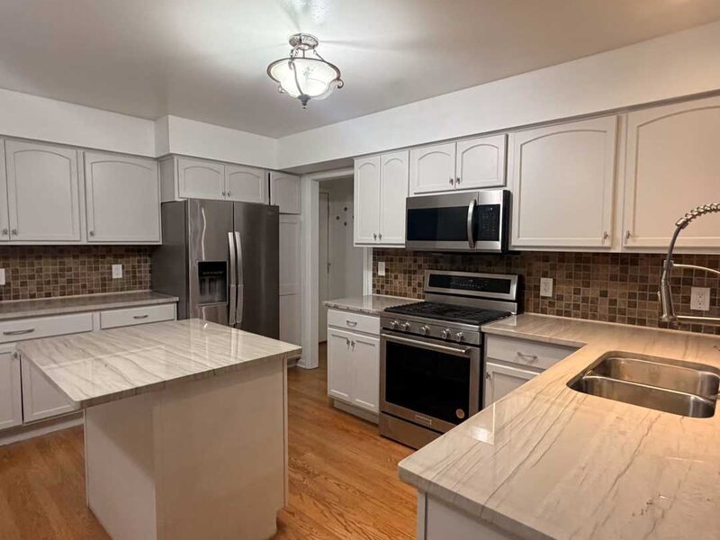 1127 Yorkshire Drive Sycamore IL 60178