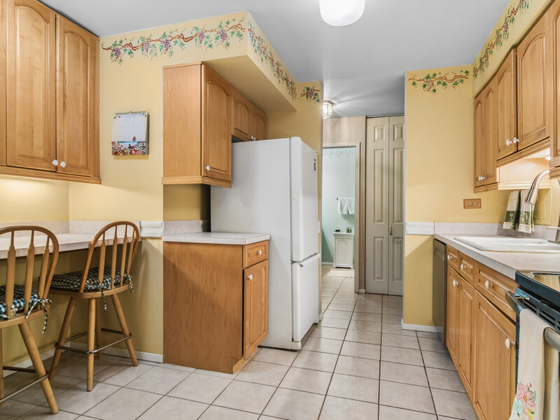 1605 E Central Road Arlington Heights IL 60005
