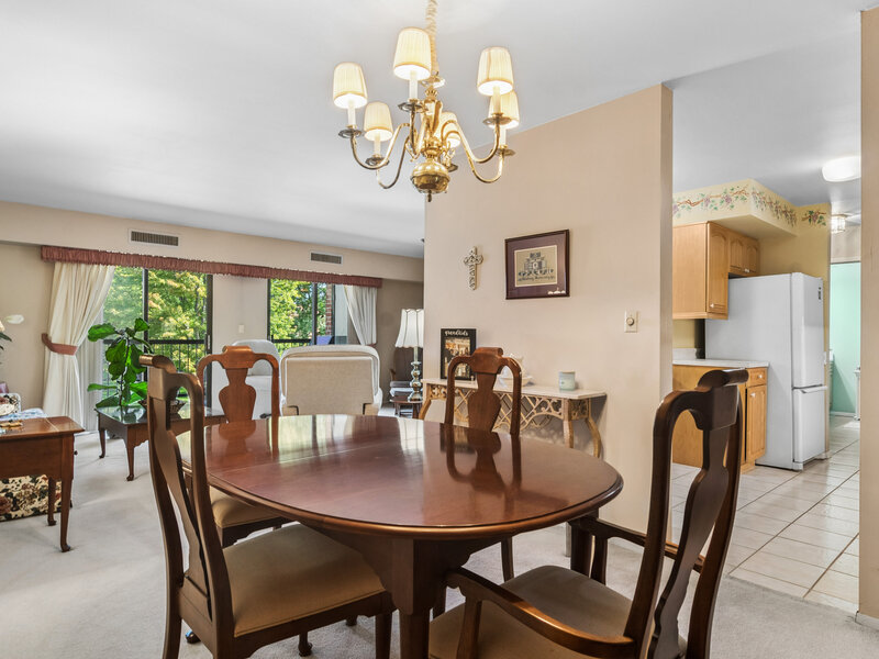 1605 E Central Road Arlington Heights IL 60005