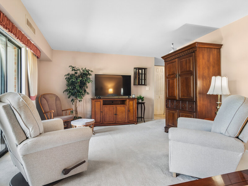 1605 E Central Road Arlington Heights IL 60005
