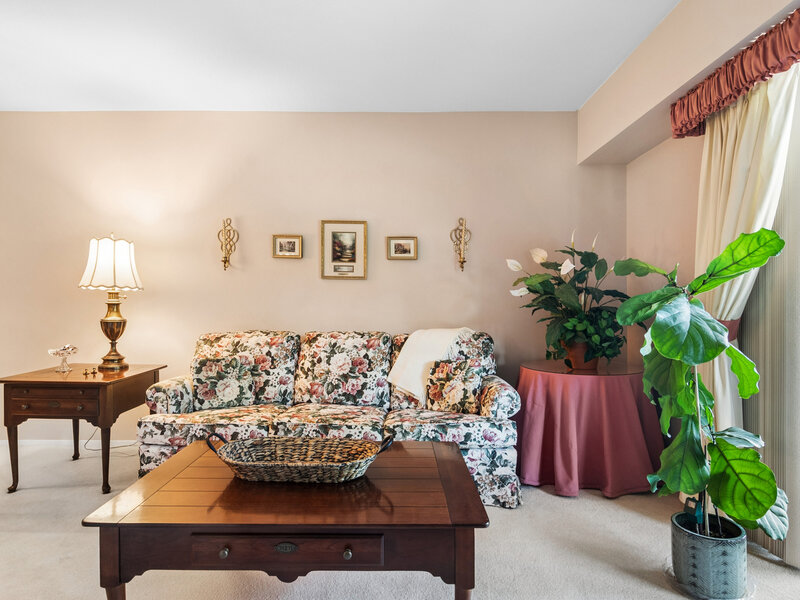 1605 E Central Road Arlington Heights IL 60005