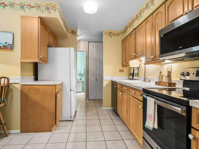 1605 E Central Road Arlington Heights IL 60005