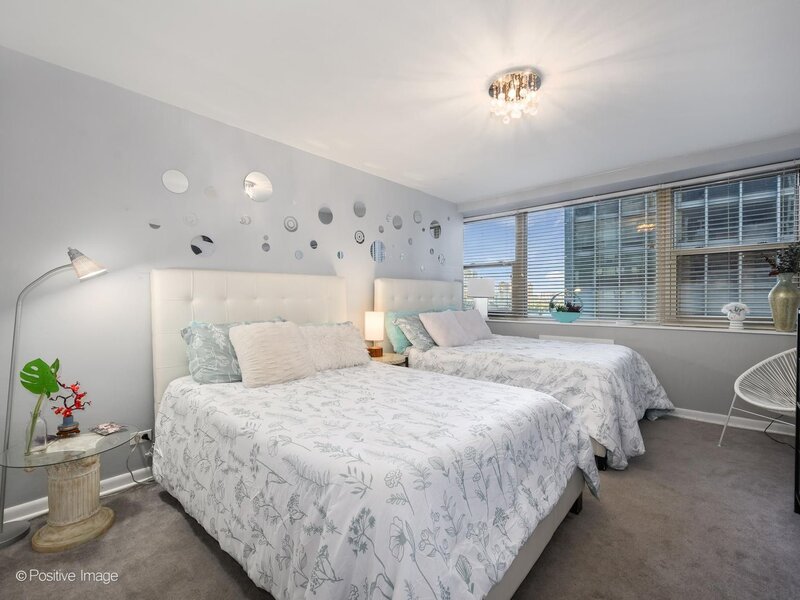 253 E Delaware Place Chicago IL 60611
