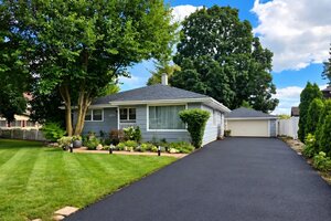 Photo of 605 E Maple Avenue Mundelein IL 60060