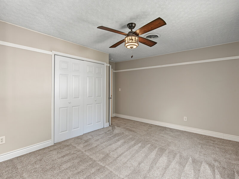 16578 N Oak Hill Lane Mt Vernon IL 62864