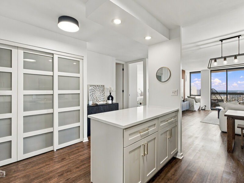 1660 N Lasalle Drive Chicago IL 60614