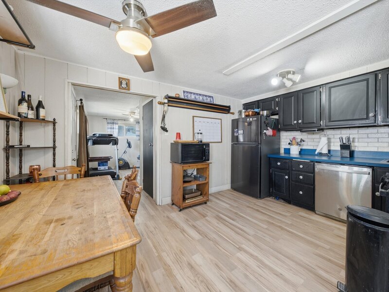 4200 W 90th Street Hometown IL 60456